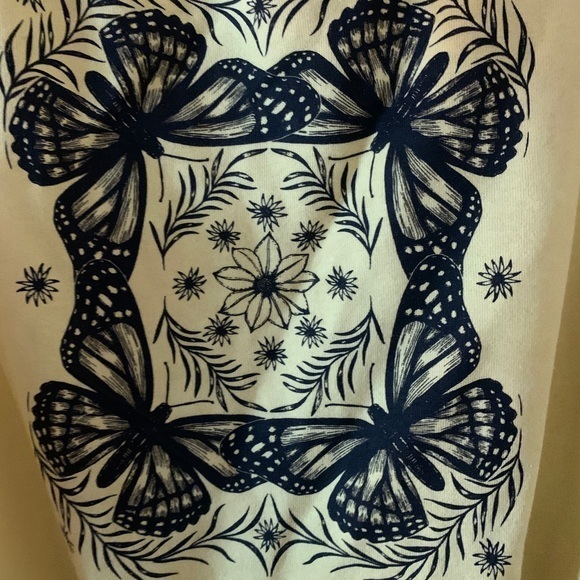 Torrid Yellow Butterfly Print Hoodie Plus Size 0 - Picture 7 of 8